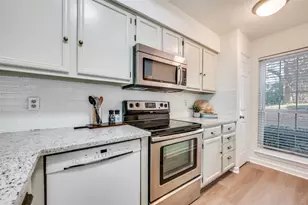 9910 Royal Ln, Dallas, TX 75231 - Photo 8