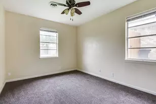 420 Vicki Pl, Hurst, TX 76053 - Photo 8