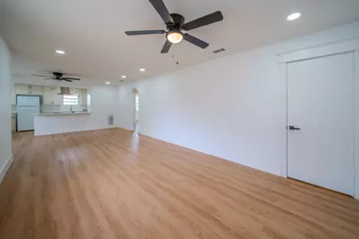 4425 Hilltop Street, Dallas, TX 75227 - Photo 10