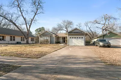712 W Knox Street, Ennis, TX 75119 - Photo 2