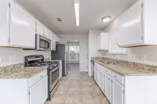 2201 Rockbluff Dr, Rowlett, TX 75088 - Photo 6