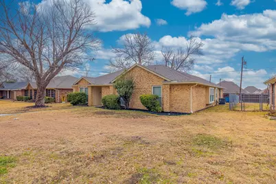 2201 Rockbluff Drive, Rowlett, TX 75088 - Photo 2