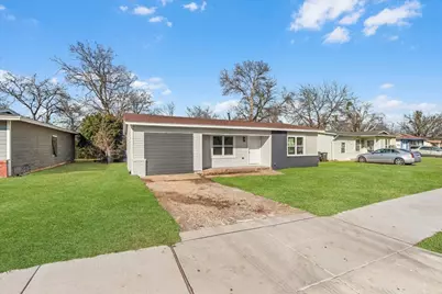 4509 Quails Lane, Fort Worth, TX 76119 - Photo 16