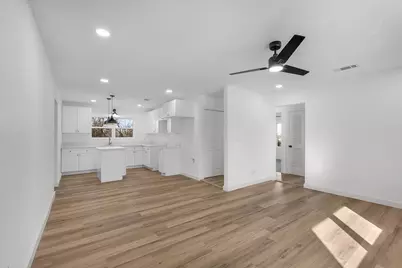 4509 Quails Lane, Fort Worth, TX 76119 - Photo 14