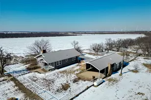 794 W Antelope Rd, Jacksboro, TX 76389 - Photo 18