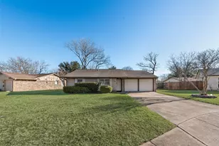 310 Katherine Ct, Duncanville, TX 75137 - Photo 2