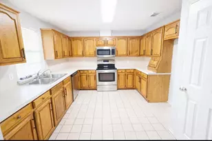 925 Shell Ln, Lancaster, TX 75146 - Photo 2