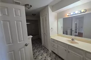 925 Shell Ln, Lancaster, TX 75146 - Photo 8