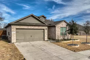 9224 Red Brush Trl, Fort Worth, TX 76131 - Photo 2
