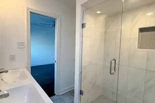 7450 Holly Hill Dr, Dallas, TX 75231 - Photo 18