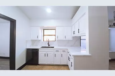 1933 Oakbluff Drive, Carrollton, TX 75007 - Photo 4