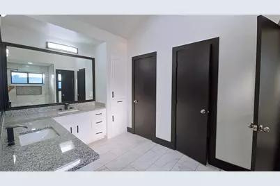 1933 Oakbluff Drive, Carrollton, TX 75007 - Photo 18