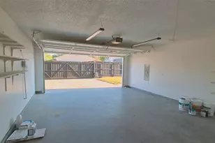 1933 Oakbluff Dr, Carrollton, TX 75007 - Photo 34