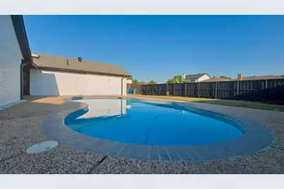 1933 Oakbluff Drive, Carrollton, TX 75007 - Photo 32