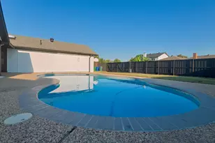 1933 Oakbluff Dr, Carrollton, TX 75007 - Photo 32