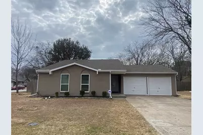 401 Curts Drive, Grand Prairie, TX 75052 - Photo 1