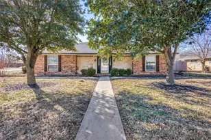 704 W Oak St, Celina, TX 75009 - Photo 1