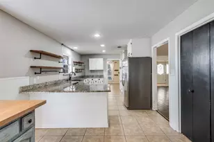 704 W Oak St, Celina, TX 75009 - Photo 16