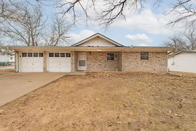 1211 W Cage Street, Stephenville, TX 76401 - Photo 1