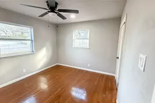 4200 Kenwood Ct, Fort Worth, TX 76103 - Photo 14