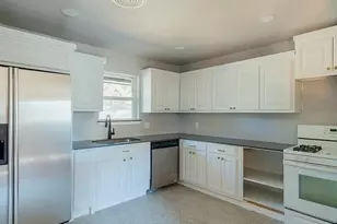 4200 Kenwood Ct, Fort Worth, TX 76103 - Photo 6