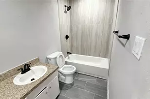 4200 Kenwood Ct, Fort Worth, TX 76103 - Photo 18