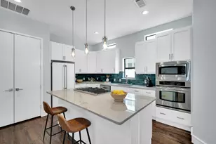 2119 Albany St, Dallas, TX 75201 - Photo 2