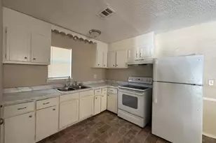 1480 10th St NE, Paris, TX 75460 - Photo 6