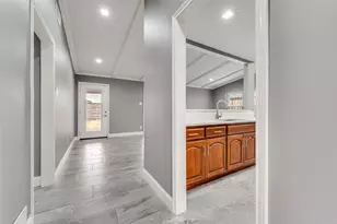 2507 Hightrail Dr, Carrollton, TX 75006 - Photo 4