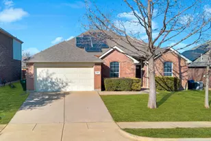 424 Shady Shore Ln, Crowley, TX 76036 - Photo 2