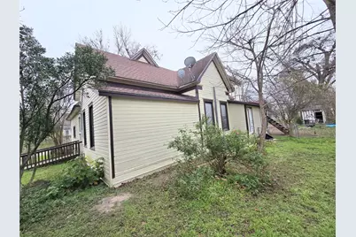 322 Capps Street, Marlin, TX 76661 - Photo 2