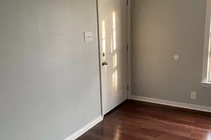 210 W Willingham St, Cleburne, TX 76033 - Photo 8