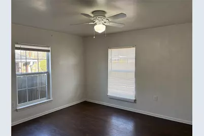 102 W Elm Street, Edgewood, TX 75117 - Photo 4