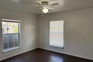 102 W Elm St, Edgewood, TX 75117 - Photo 4