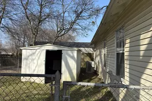 102 W Elm St, Edgewood, TX 75117 - Photo 8