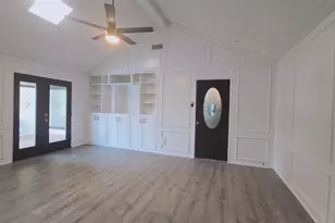 1933 Oakbluff Dr, Carrollton, TX 75007 - Photo 10
