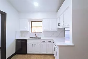 1933 Oakbluff Dr, Carrollton, TX 75007 - Photo 4