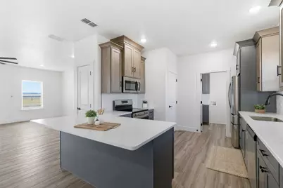 709 Harris Street, Cisco, TX 76471 - Photo 6