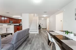 1801 Lynnwood Hills Dr, Fort Worth, TX 76112 - Photo 4