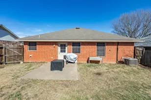 126 Black Forest Dr, Weatherford, TX 76086 - Photo 2