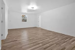 909 E Sears St, Denison, TX 75021 - Photo 12