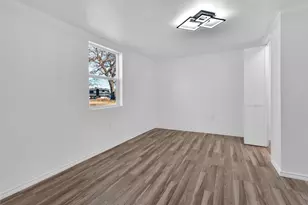 909 E Sears St, Denison, TX 75021 - Photo 18