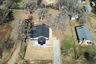 909 E Sears St, Denison, TX 75021 - Photo 24