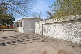 220 N Houston St, Edgewood, TX 75117 - Photo 2