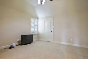 9106 Cochran Bluff Ln, Dallas, TX 75220 - Photo 30