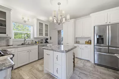 305 Davis Street N, Sulphur Springs, TX 75482 - Photo 12