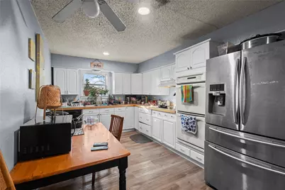 809 Burleson Street, Grand Prairie, TX 75050 - Photo 6