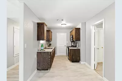 5720 Frisco Avenue, Forest Hill, TX 76119 - Photo 8