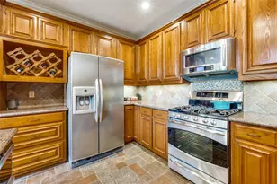 9126 Cochran Heights Dr, Dallas, TX 75220 - Photo 10