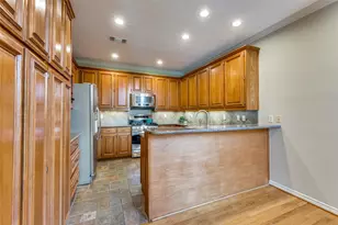 9126 Cochran Heights Dr, Dallas, TX 75220 - Photo 10